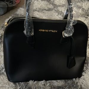 Black Adrienne Vittadini Purse